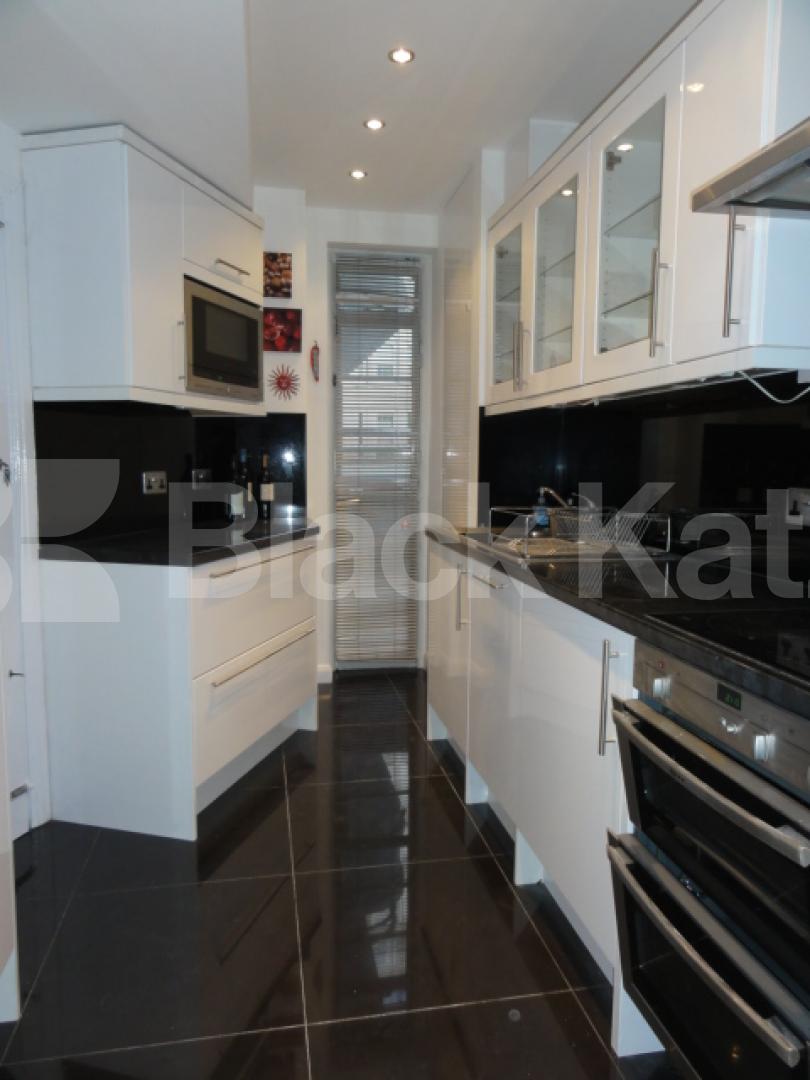 			NEW INSTRUCTION!, 2 Bedroom, 1 bath, 1 reception Flat			 Gloucester Place, MARYLEBONE